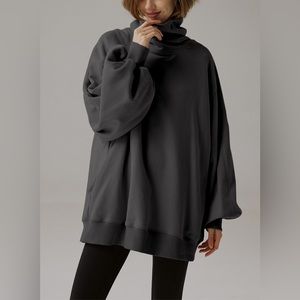 LIT Whisper Oversized Turtleneck Sweatshirt Women’s size X-Small in Pebble